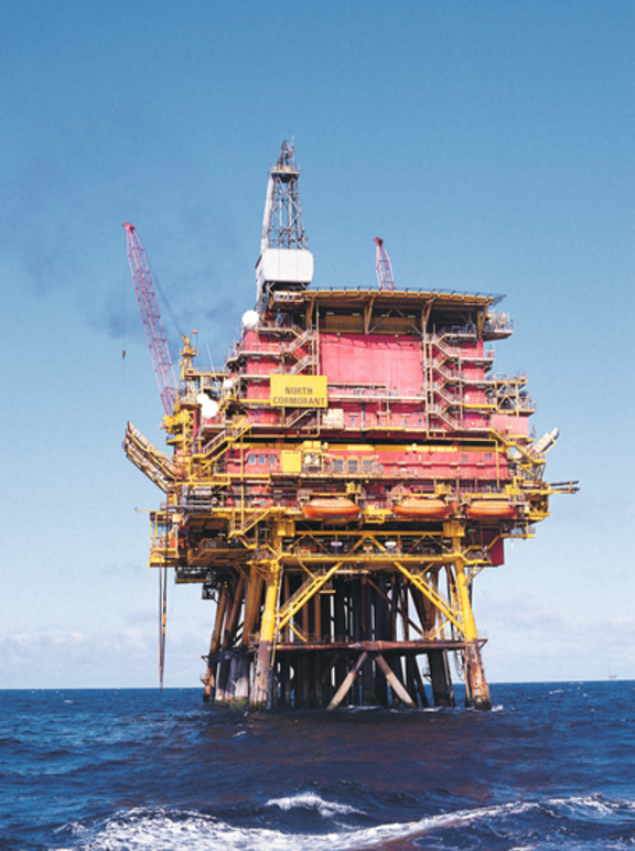 Oil platform in the North Sea-DirCom-Thinkstocks_credits